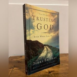 Trusting God Even When Life Hurts by Jerry Bridges - Paperback Book
